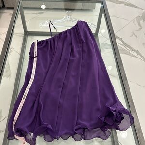 Mac Duggal Size 8 
Smoke/Pet free home 
NEW WITH TAG DIRECT FROM STORE